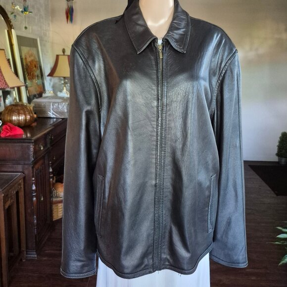 MEN'S Leather Jacket. Large. GUC.